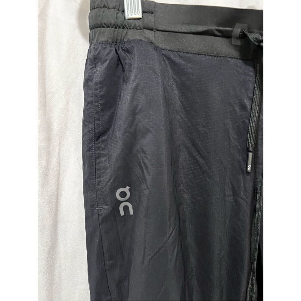 On Running Run On Clouds Women's Black Active Run… - image 4